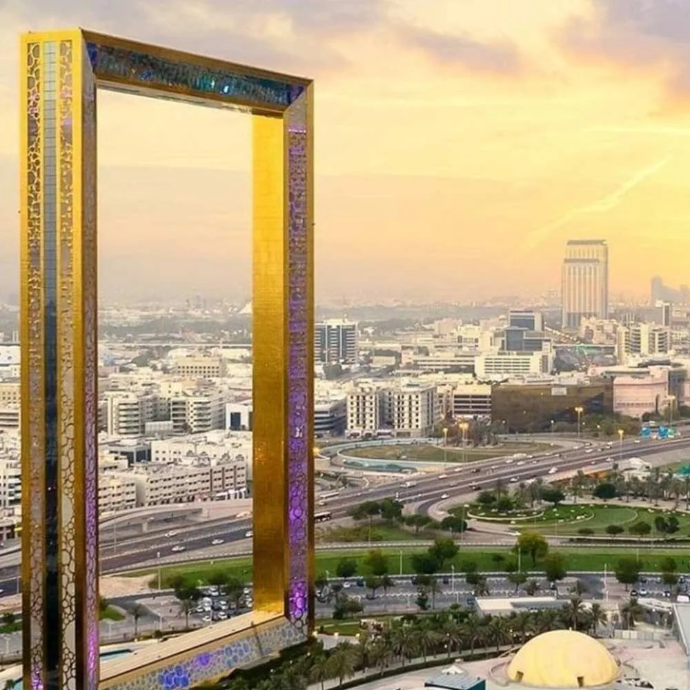 Travel to Dubai Frame